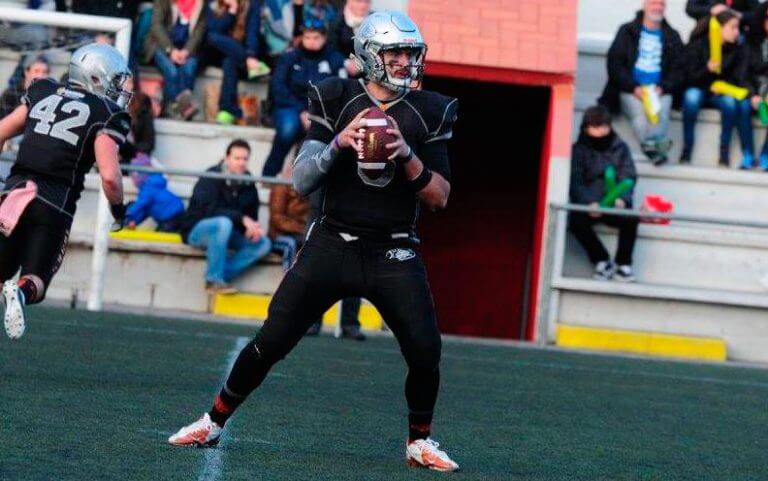 El quarterback dels Dracs, Mike Box, es troba de baixa