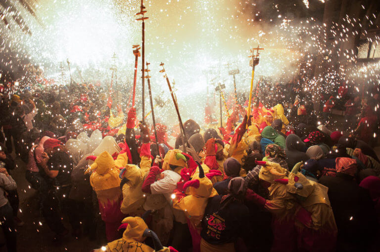Les bèsties i el foc s’apoderen dels carrers de Badalona