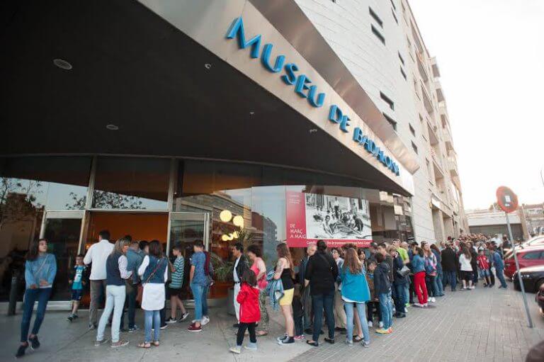 El Museu de Badalona bat rècord de visitants durant la Nit dels Museus amb 5.700 persones