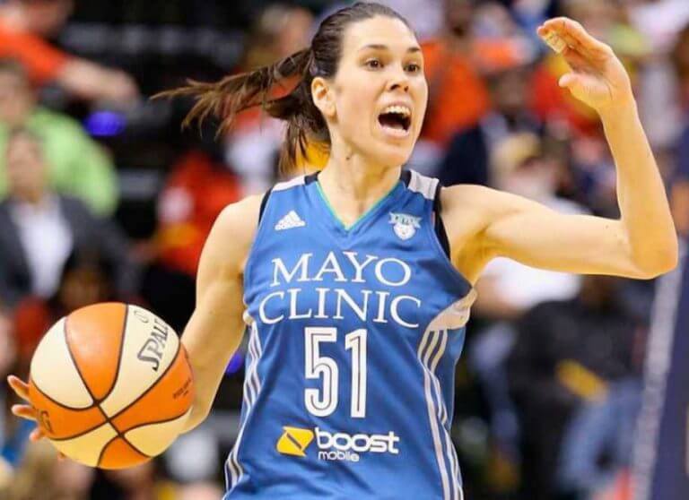 Anna Cruz canvia Orenburg per Kursk