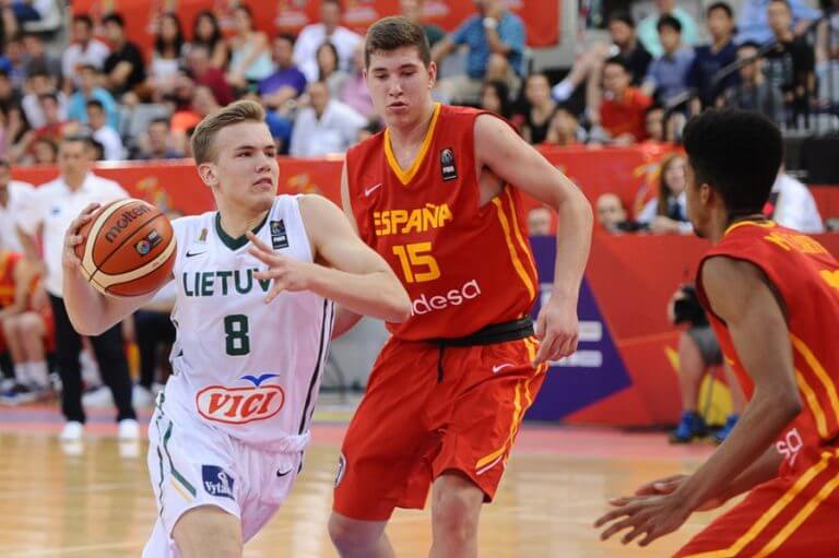 Amfitrions sense medalla (81-63)