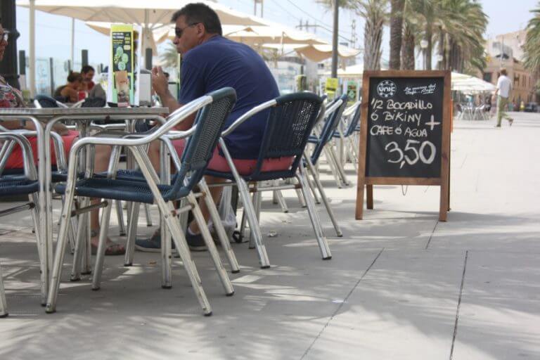 Campanya d’inspeccions a les més de 500 terrasses de bars i restaurants de Badalona