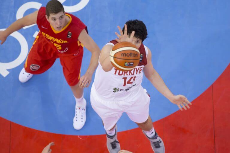 El globus es desinfla (83-79)