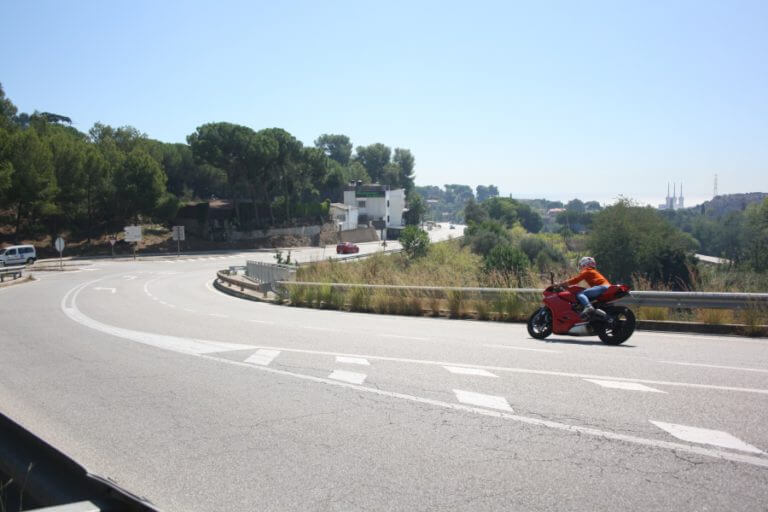 Ajuntament i policies estudien la instal·lació de radars a la Vallensana per evitar carreres il·legals
