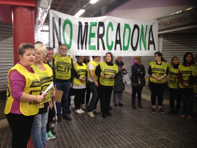 Els mercats de Sant Roc i Pomar abaixen persianes contra la instal·lació de més Mercadona