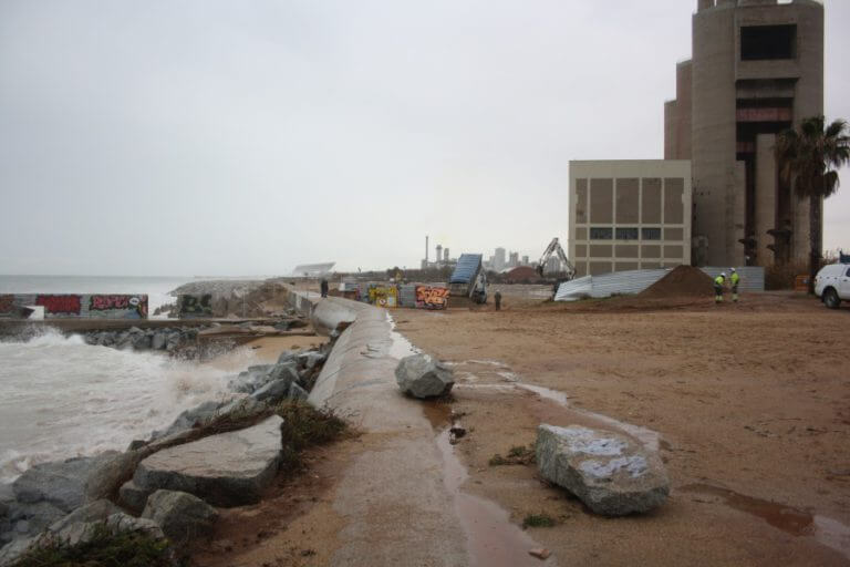 Badalona pressiona perquè es traslladi el col·lector de Llevant i es pugui allargar el passeig Marítim