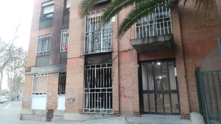 Una vintena de famílies de Sant Roc recuperen la llum després de quasi dos mesos a les fosques