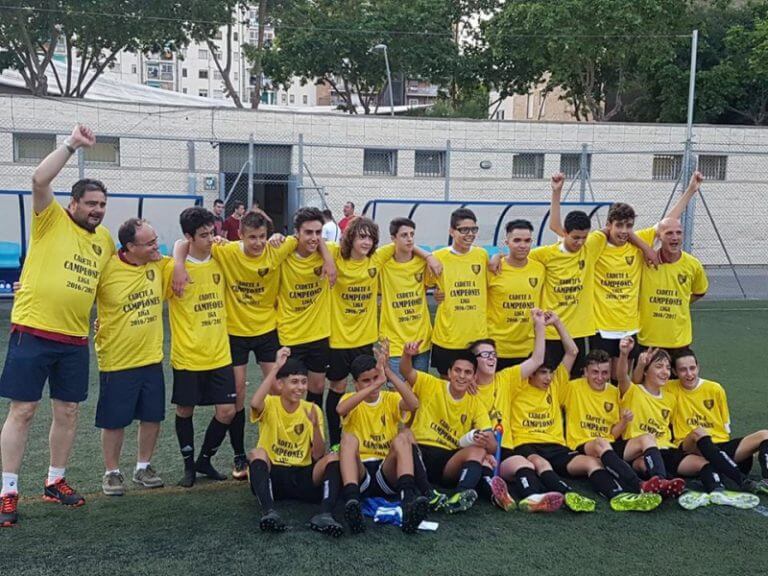 El Young Talent celebra dos ascensos més, el Lloreda baixa a Tercera i el Pere Gol queda definitivament salvat