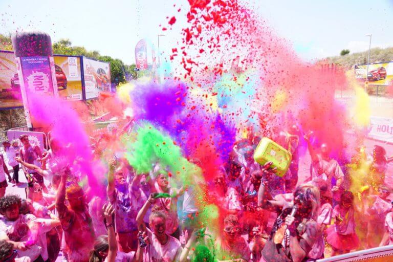La Holi Run torna a Badalona després de l’èxit del passat 2016
