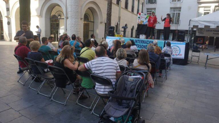 Badalona se solidaritza amb les persones sordes