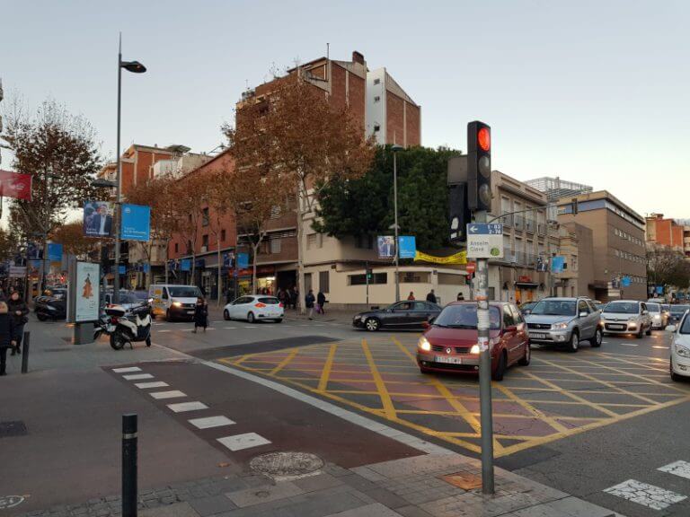 L’Ajuntament compra tots els semàfors de la ciutat i una centraleta controlarà el trànsit de les principals vies