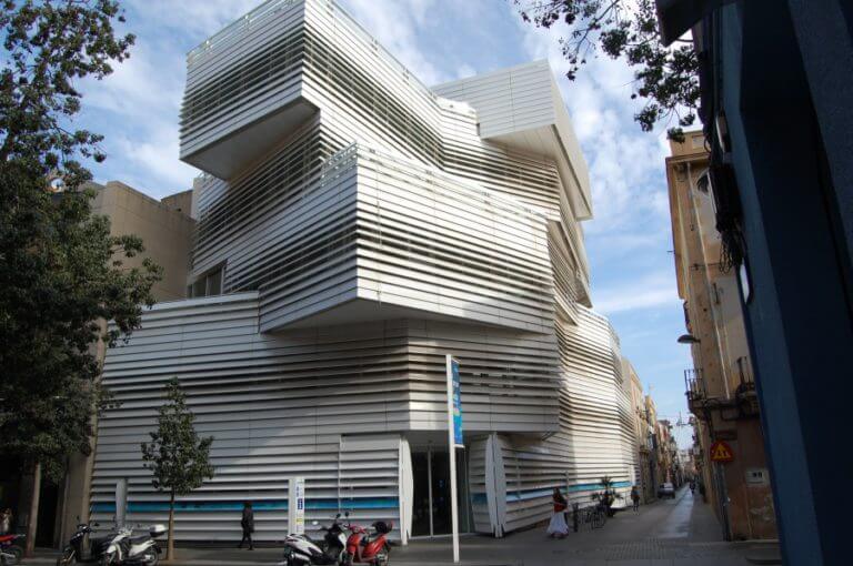 El govern vol crear un consell municipal estable d’arts i cultura