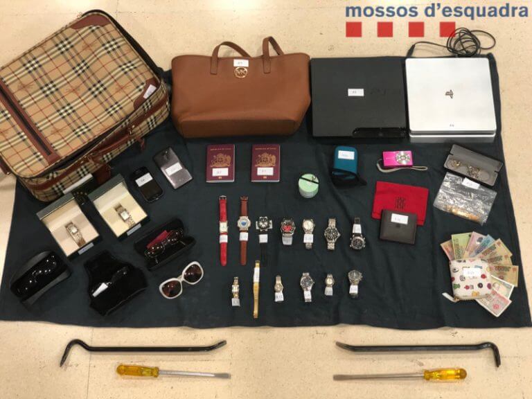 Els Mossos detenen a Badalona un grup acusat d’una desena de robatoris amb força