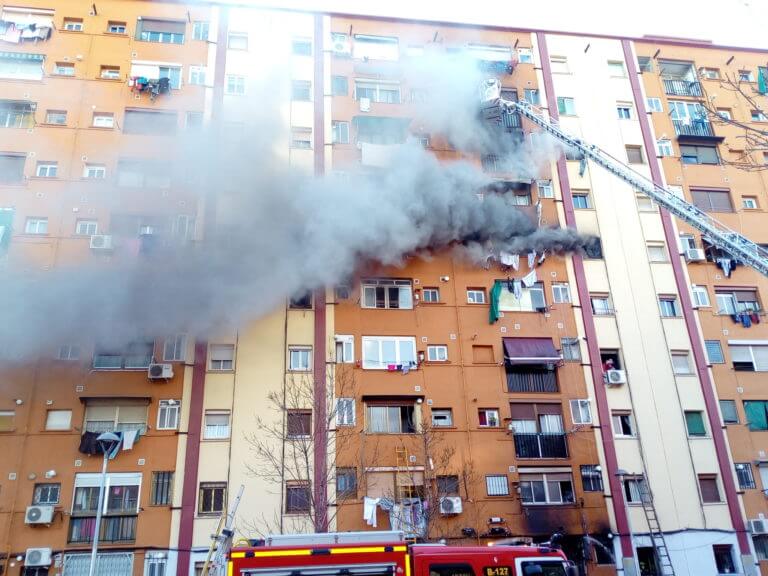 Tres morts i diversos ferits greus en un incendi a Sant Roc