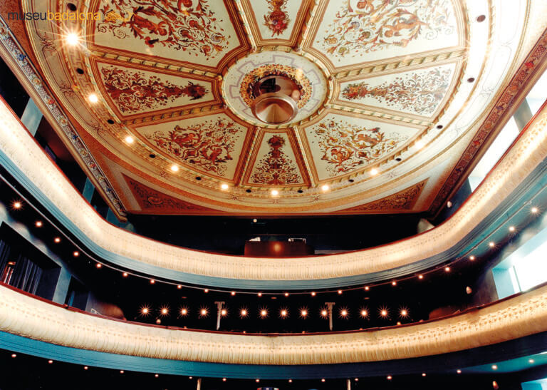 20 anys després de la seva  recuperació, el Teatre Zorrilla es manté com a referent cultural