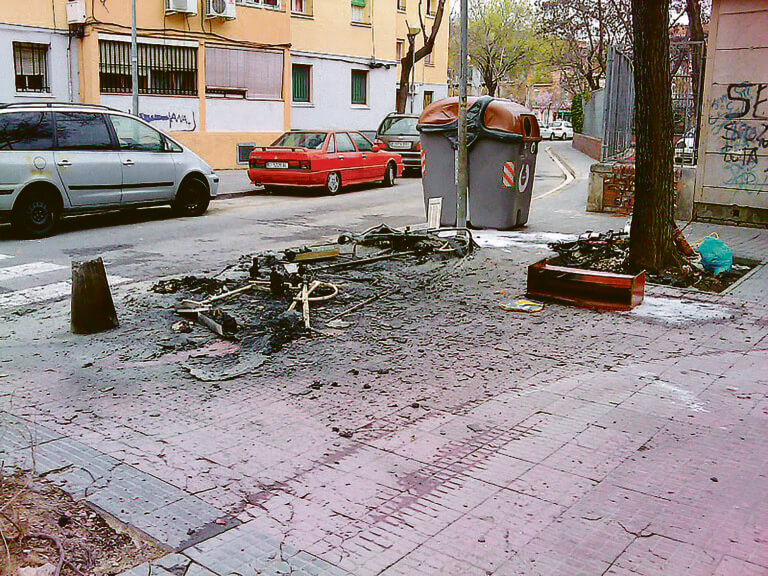 La crema de contenidors a Badalona ha costat més d’un milió d’euros durant els darrers 5 anys