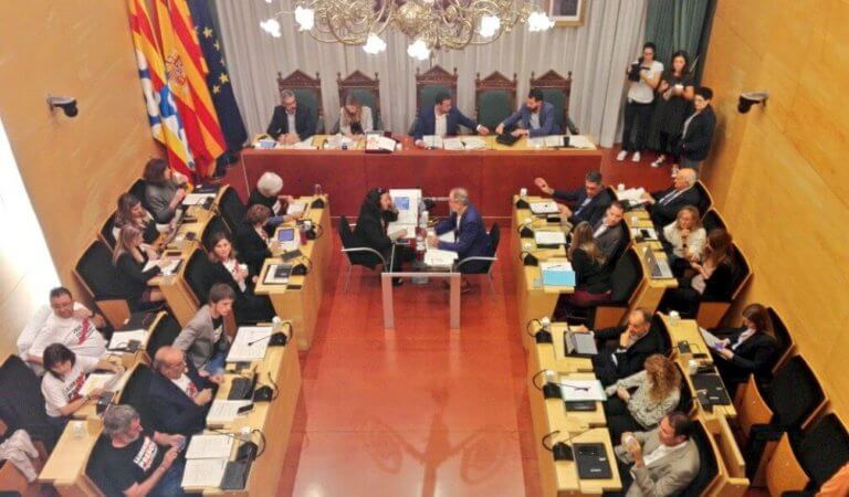 Albiol suma vots amb ERC, Junts i Guanyem i reproven a l’alcalde Pastor