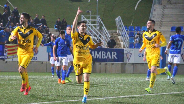 El Badalona elimina l’Oviedo (3-1) a la copa