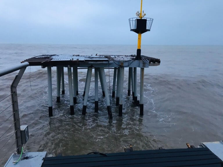 Glòria trenca el Pont del Petroli
