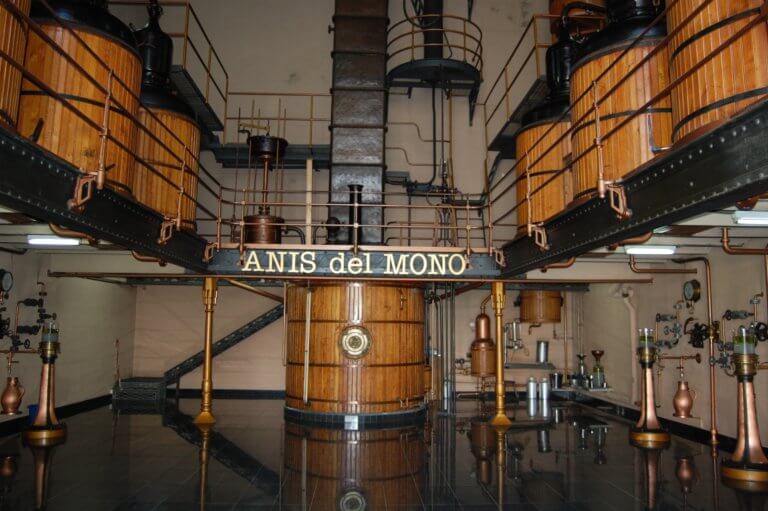 Demà es presenten al Museu de Badalona dos segells commemoratius del 150è aniversari de l’Anís del Mono