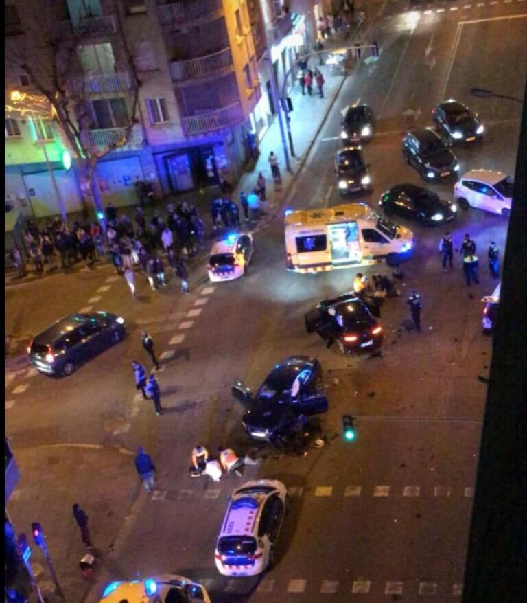 Un conductor que fugia dels Mossos mata a dos motoristes
