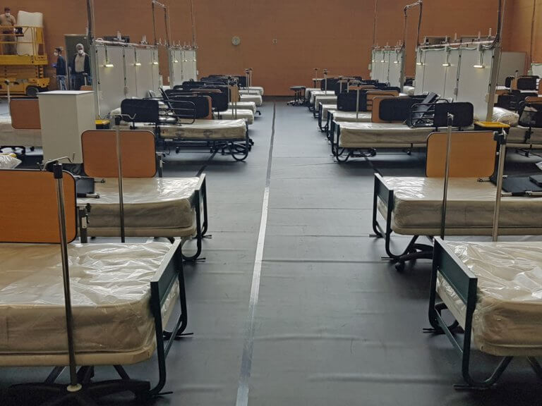 L’Hospital de campanya de la Guttman a Can Ruti rep els primers pacients