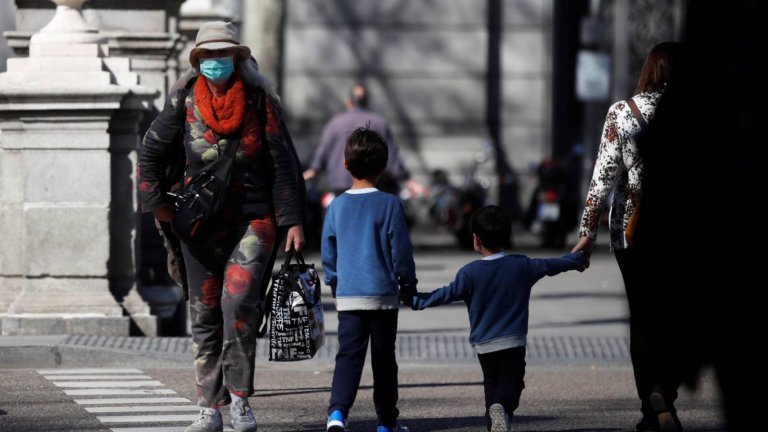 Els menors de 12 anys podrien sortir al carrer a partir del 27 d’abril