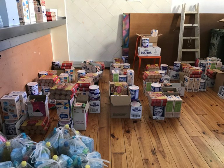 La Comunitat Sri Guru Ravidass Bhawan Society dóna 86 lots d’alimentació infantil