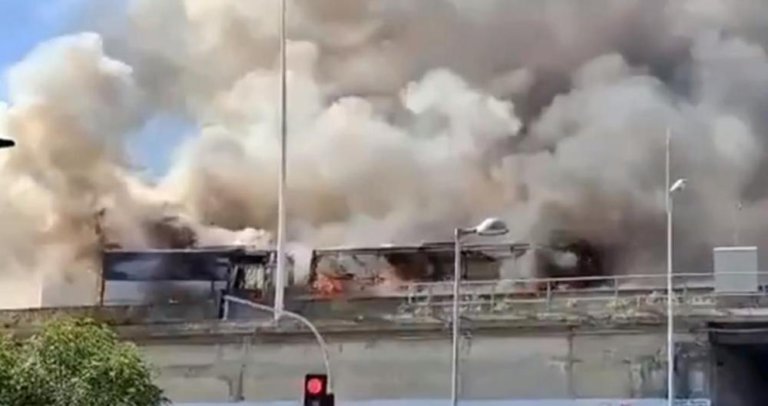 Cap ferit a l’incendi de l’autobús a la C-31