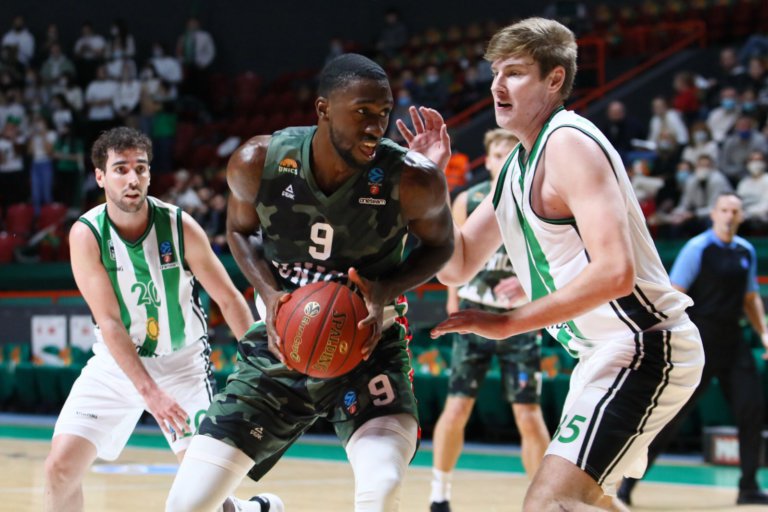 Sense Tomic i Ribas, la Penya manté el seu idi·li europeu a Kazan (91-93)