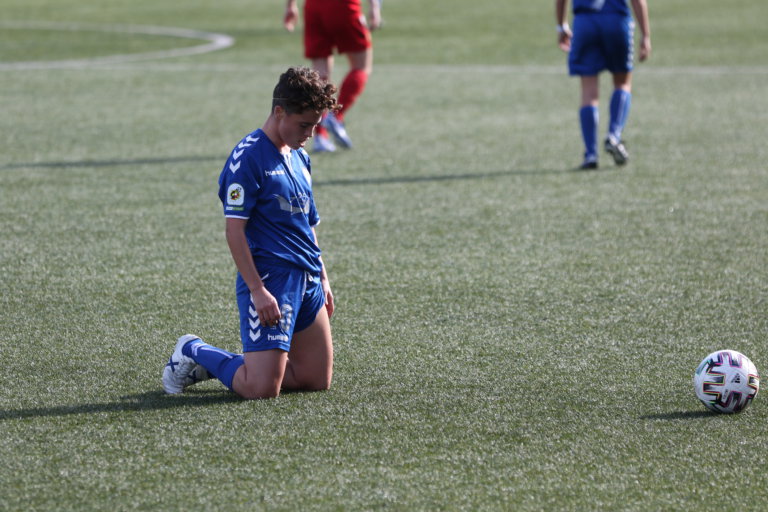 El somni de l’ascens s’ensorra cruelment a Recasens (4-0)