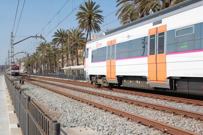 A partir d’avui cal renovar l’abonament gratuït de Renfe: t’expliquem com fer-ho