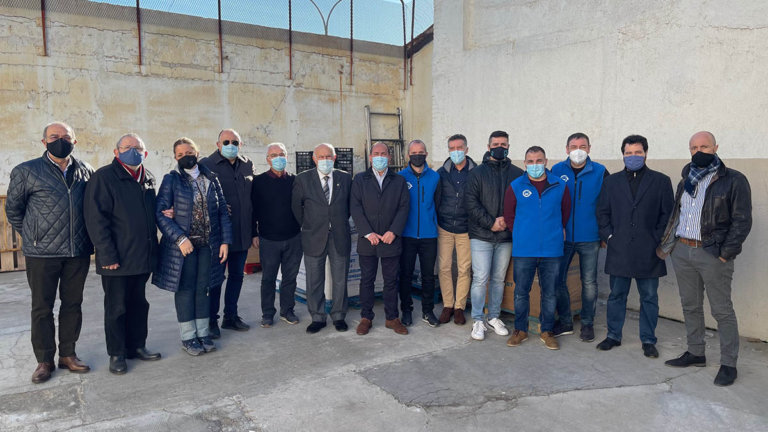 El personal de TUSGSAL lliura 11.000 quilos de menjar al Banc d’Aliments dels Amics del Gorg-Mar