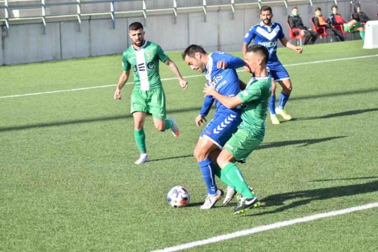 El Badalona desperta el seu olfacte golejador escapulat (3-0)