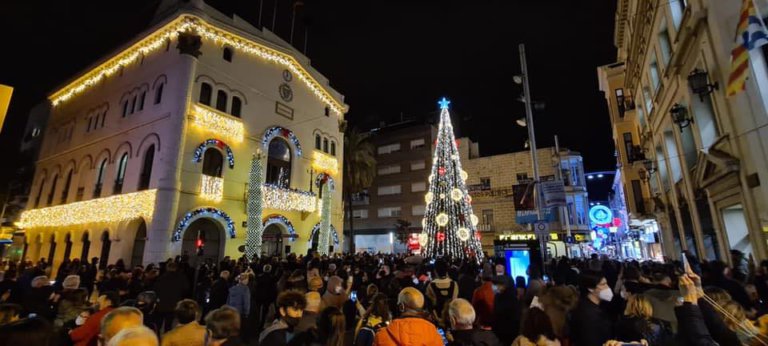 Badalona estrena dues aplicacions mòbils de realitat augmentada amb temàtica de Nadal