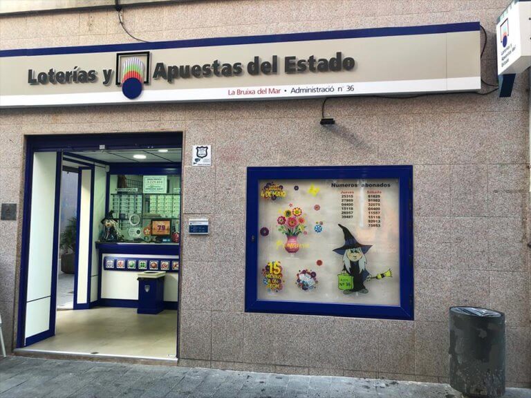 Els comerciants de Badalona reparteixen 200.000 euros del primer premi del Sorteig del Nen