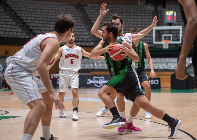 Triple de victòries badalonines a lliga EBA