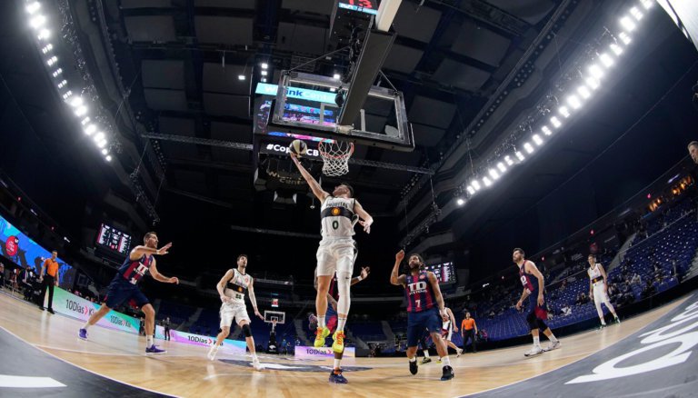La Penya cau a quarts: Massa Baskonia, massa benèvol (96-87)
