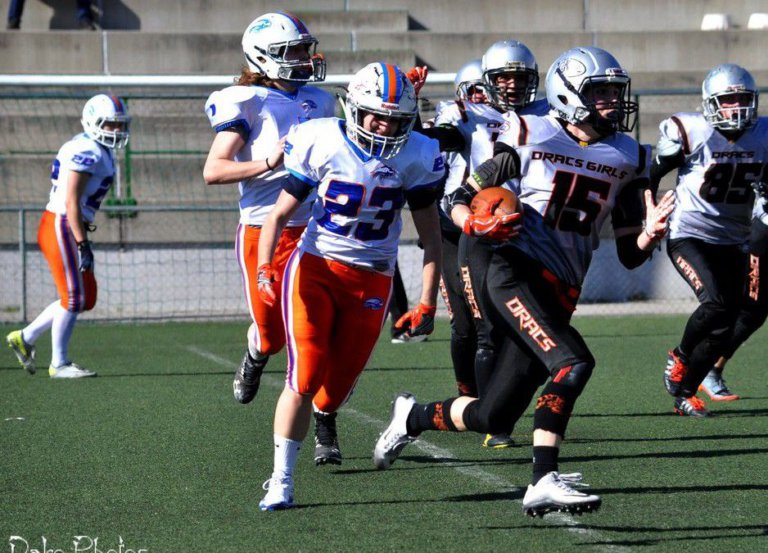 Gran primera part del Lidertel Dracs Girls al debut davant el Búfals (19-28)