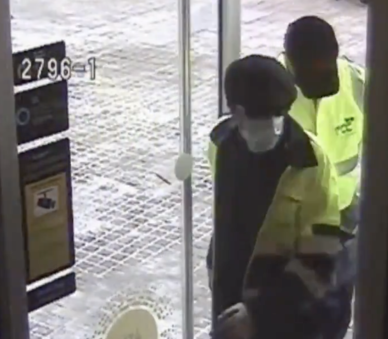 Els Mossos detenen els atracadors d’un banc de Badalona que havien robat 250.000 euros
