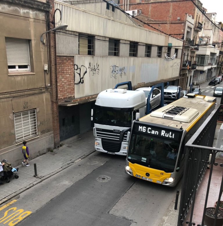 El trànsit d’autobusos es reduirà un 35% al carrer Enric Borràs