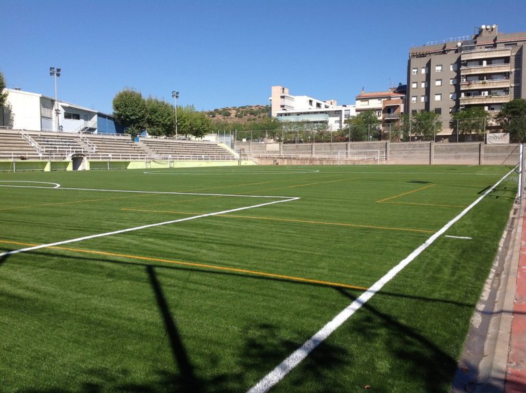 S’ajorna el canvi de gespa del Municipal de Bufalà