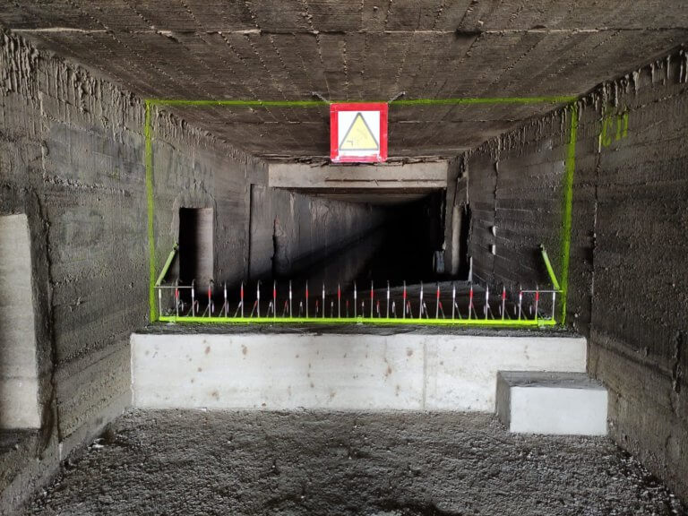 S’instal·la un sistema de pintes per evitar que la brutícia acabi al mar