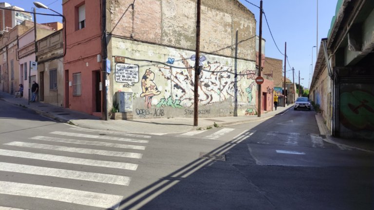 El lateral de l’autopista de Sant Crist: la història de mai no acabar