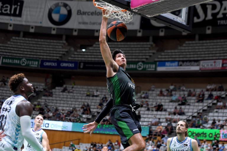 Willis s’exhibeix a pista i l’afició a la graderia en l’estrena (85-79)