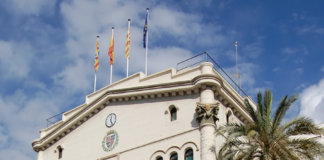 Guanyem votarà a favor de la moció, però descarta, per ara, governar amb el PSC Guanyem votarà a favor de la moció, però descarta, per ara, governar amb el PSC