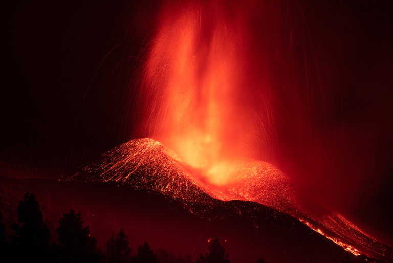 Un badaloní al volcà: l’aventura del fotògraf David Rius a la Palma