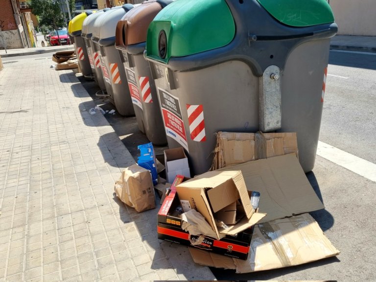 Victòria veïnal a Coll i Pujol per tenir més contenidors