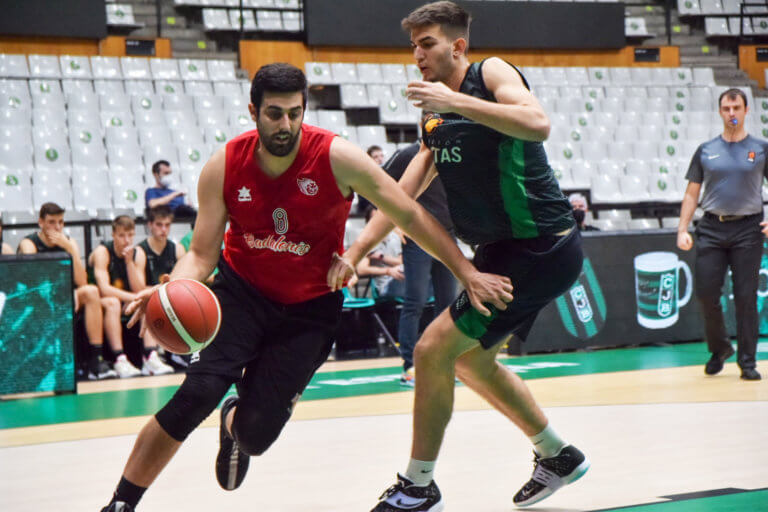 El Badalonès suma la primera victòria del curs al derbi contra la Penya B