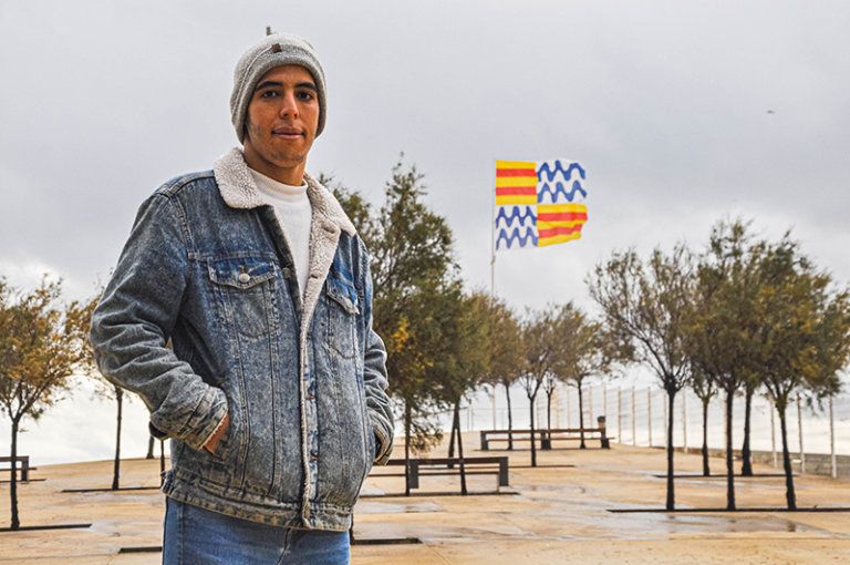 “Vaig arribar a Espanya passant un dia sencer sota un camió”